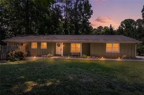 1117 Mandalay Ct SW, Lilburn, GA 30047