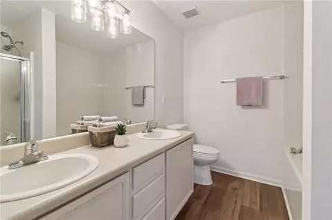 Bath - 9126 Comstock Ct, Covington, GA 30014 photo 3 of 8