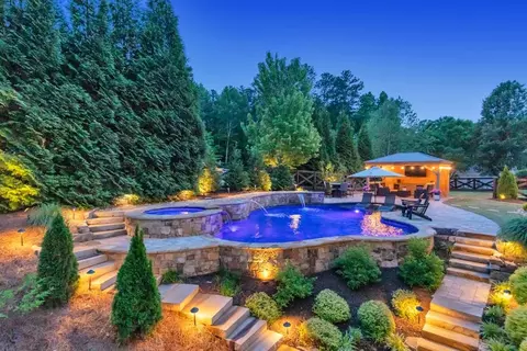 5725 Sunburst Dr, Powder Springs, GA 30127