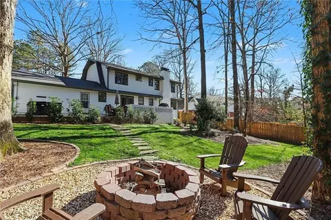 7070 Glenridge Dr, Atlanta, GA 30328