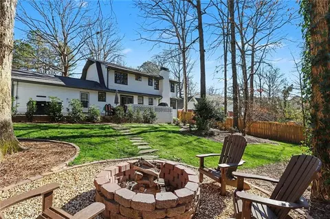 7070 Glenridge Dr, Atlanta, GA 30328