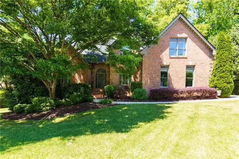 5349 Garnaby Ln, Peachtree Corners, GA 30092