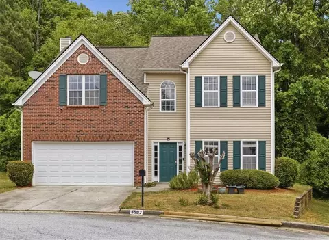 5507 Walnut Ln, Lithonia, GA 30038