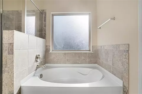 Bath - 275 Silver Ridge Rd, Covington, GA 30016 photo 3 of 3