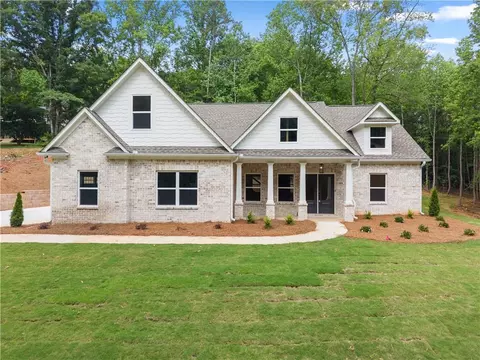 439 Oak Ridge Dr, Maysville, GA 30558