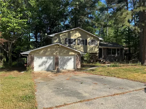 1130 Buckhurst Dr, Atlanta, GA 30349