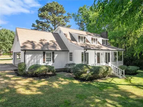 225 Northview Dr, Commerce, GA 30529 photo 2