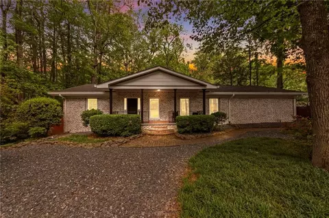 3961 Cloudland Dr SE, Smyrna, GA 30082