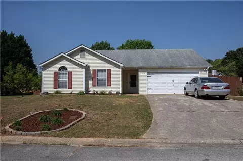 7216 New Dale Rd, Rex, GA 30273