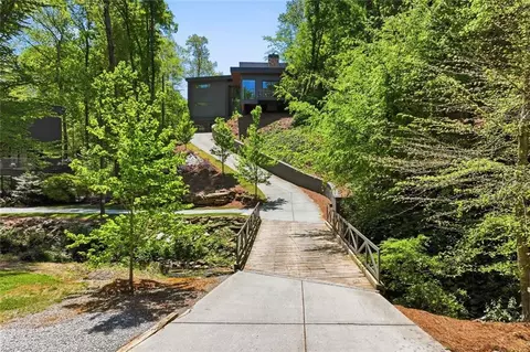 575 Mountain Way NE, Atlanta, GA 30342