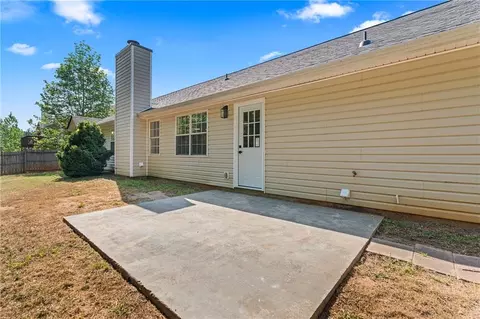 Exterior - 185 Brighton Dr, Covington, GA 30016 photo 4 of 8