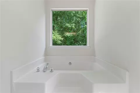 Bath - 185 Brighton Dr, Covington, GA 30016 photo 3 of 3