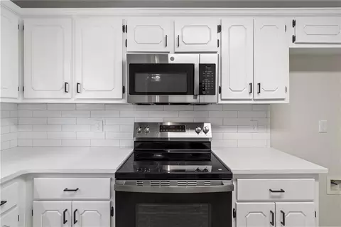 Kitchen - 185 Brighton Dr, Covington, GA 30016 photo 5 of 5
