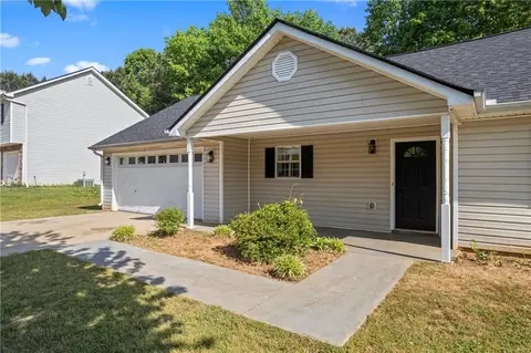 Exterior - 185 Brighton Dr, Covington, GA 30016 photo 2 of 8