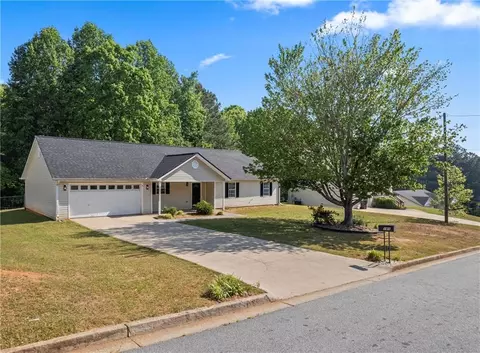 Exterior - 185 Brighton Dr, Covington, GA 30016 photo 1 of 8