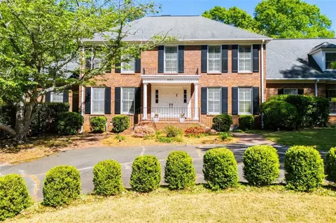 203 S Ole Hickory Trl S, Carrollton, GA 30117
