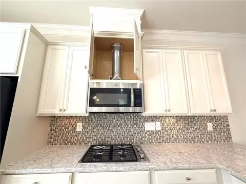 Kitchen - 1980 Raven Way, Chamblee, GA 30341 photo 6 of 8