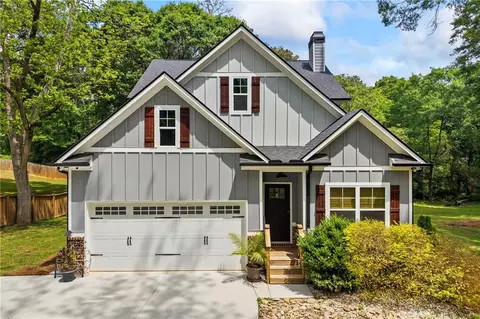 129 Wood St, Commerce, GA 30529