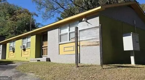 328 Rogers Pl, Macon, GA 31204