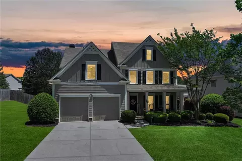 125 Fallen Oak Dr, Dallas, GA 30132