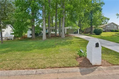 1860 Twin Branch Dr, Marietta, GA 30062