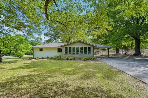 1679 Seayes Rd SW, Mableton, GA 30126