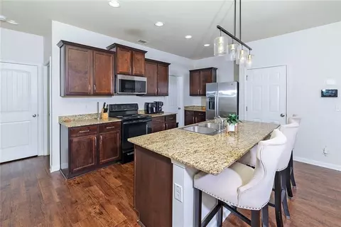 Kitchen - 2084 Sawgrass Dr, Hampton, GA 30228 photo 4 of 5