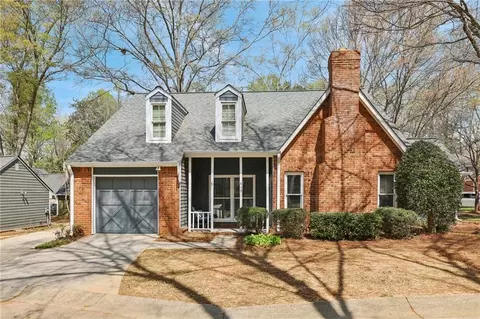 615 Roswell Green Ln, Roswell, GA 30075