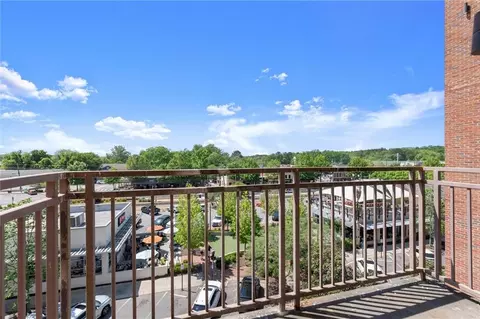 360 Chambers St #305, Woodstock, GA 30188