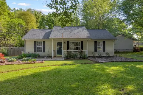 40 Mimosa Dr, Winder, GA 30680