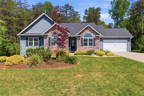 393 Linwood Dr, Demorest, GA 30535