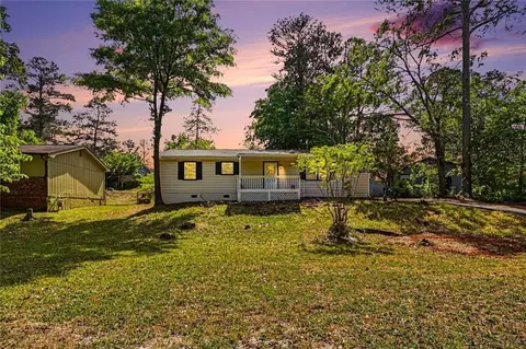 1236 Woodbridge Dr NE, Conyers, GA 30012