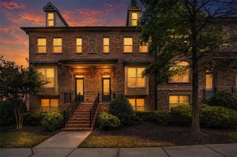 1097 Township Sq, Alpharetta, GA 30022