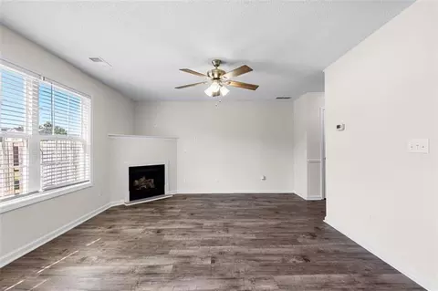 Living - 230 Crestfield Cir, Covington, GA 30016 photo 3 of 4