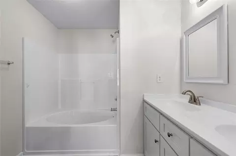 Bath - 230 Crestfield Cir, Covington, GA 30016 photo 2 of 4