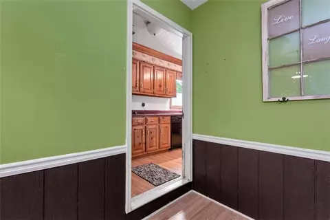 Entry Way - 73 Kellogg Dr, Colbert, GA 30628 photo 3 of 4