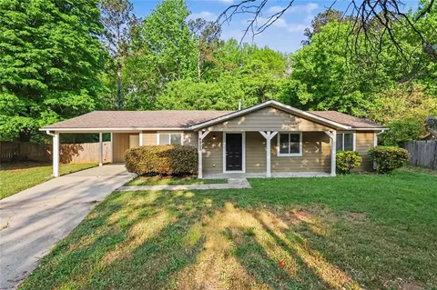 4905 Glenside Ct, Stone Mountain, GA 30088