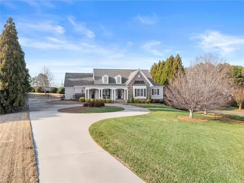 4529 Montclair Cir, Gainesville, GA 30506