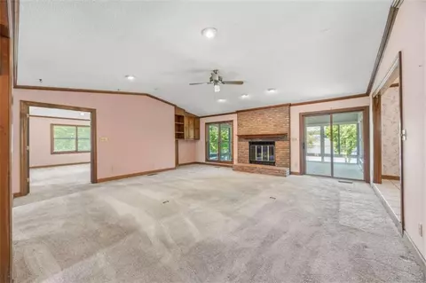 Living - 111 Bear Creek Trl, Hampton, GA 30228 photo 2 of 4