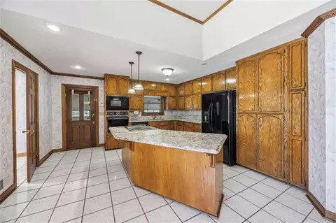 Kitchen - 111 Bear Creek Trl, Hampton, GA 30228 photo 3 of 4