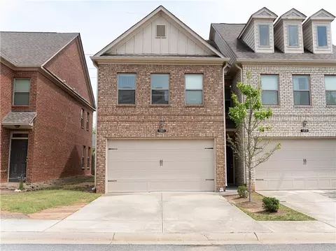 10643 Naramore Ln, Alpharetta, GA 30022