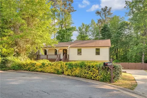 2510 Derek Dr SW, Marietta, GA 30064