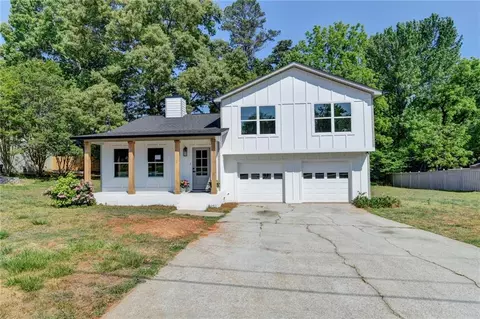 1421 Willow Bend Dr, Snellville, GA 30078