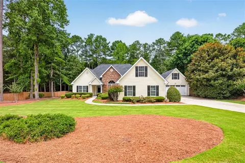 836 Winding Grove Ln, Loganville, GA 30052