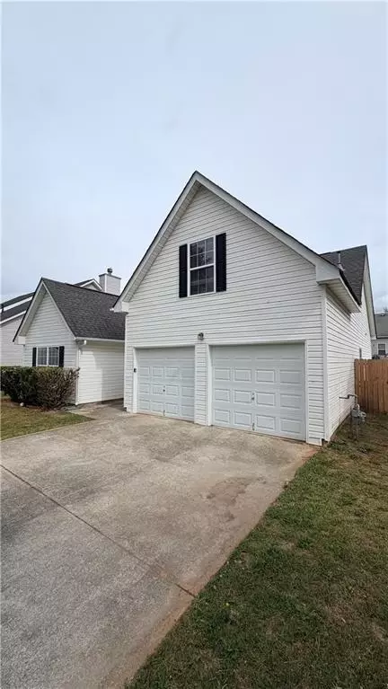 5333 Sand Bar Ln, Atlanta, GA 30349