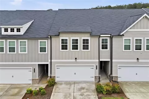 230 Point Place Dr, Loganville, GA 30052
