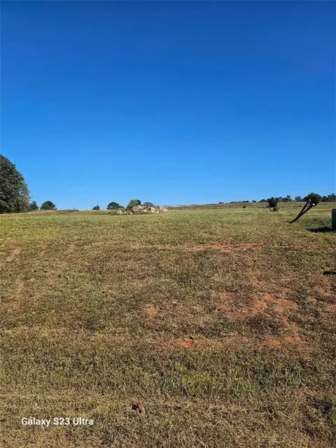 35 River Meadow Ln, Social Circle, GA 30025