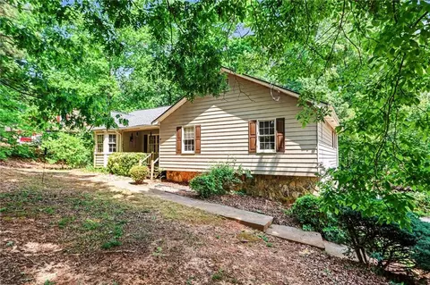 310 White Oak St, Dallas, GA 30157