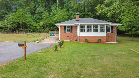 2686 Snapfinger Rd, Decatur, GA 30034