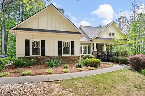 107 Georgetown Dr, Dallas, GA 30132